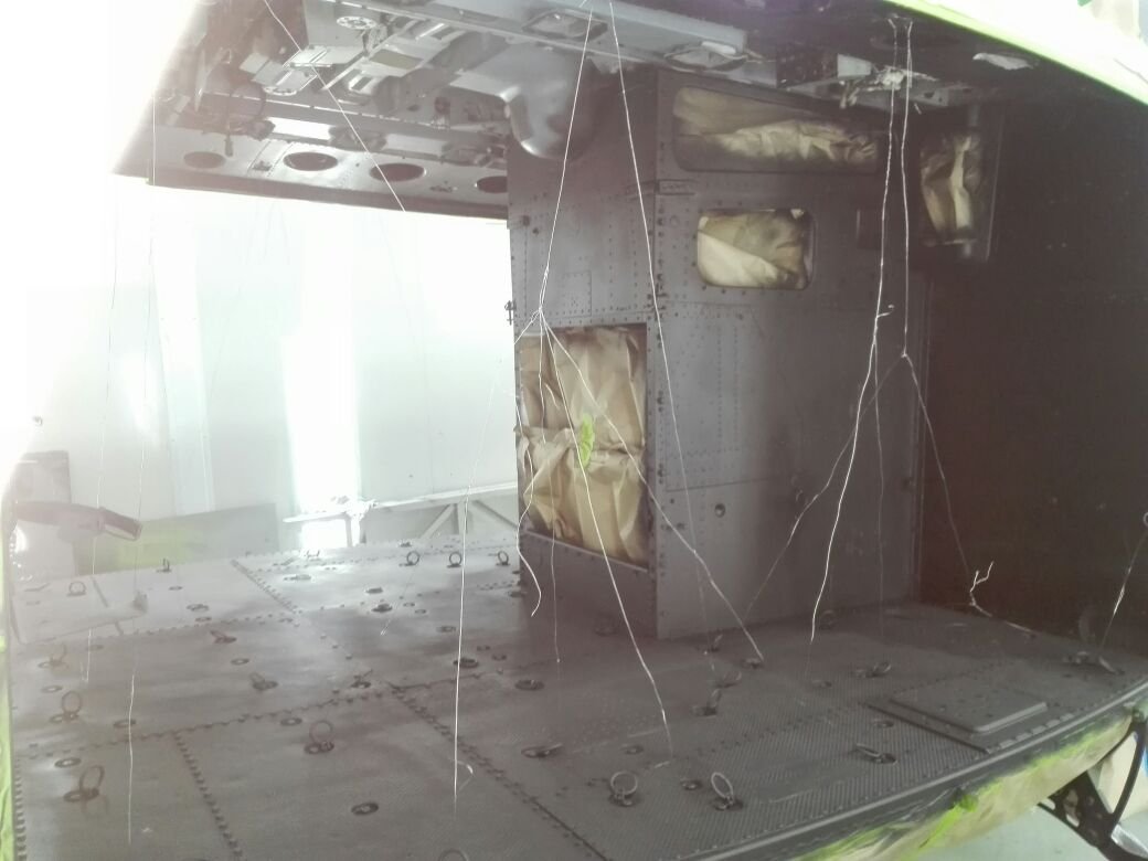 RETOQUES DE PINTURA HELICOPTERO BELL 412 — imagen 3