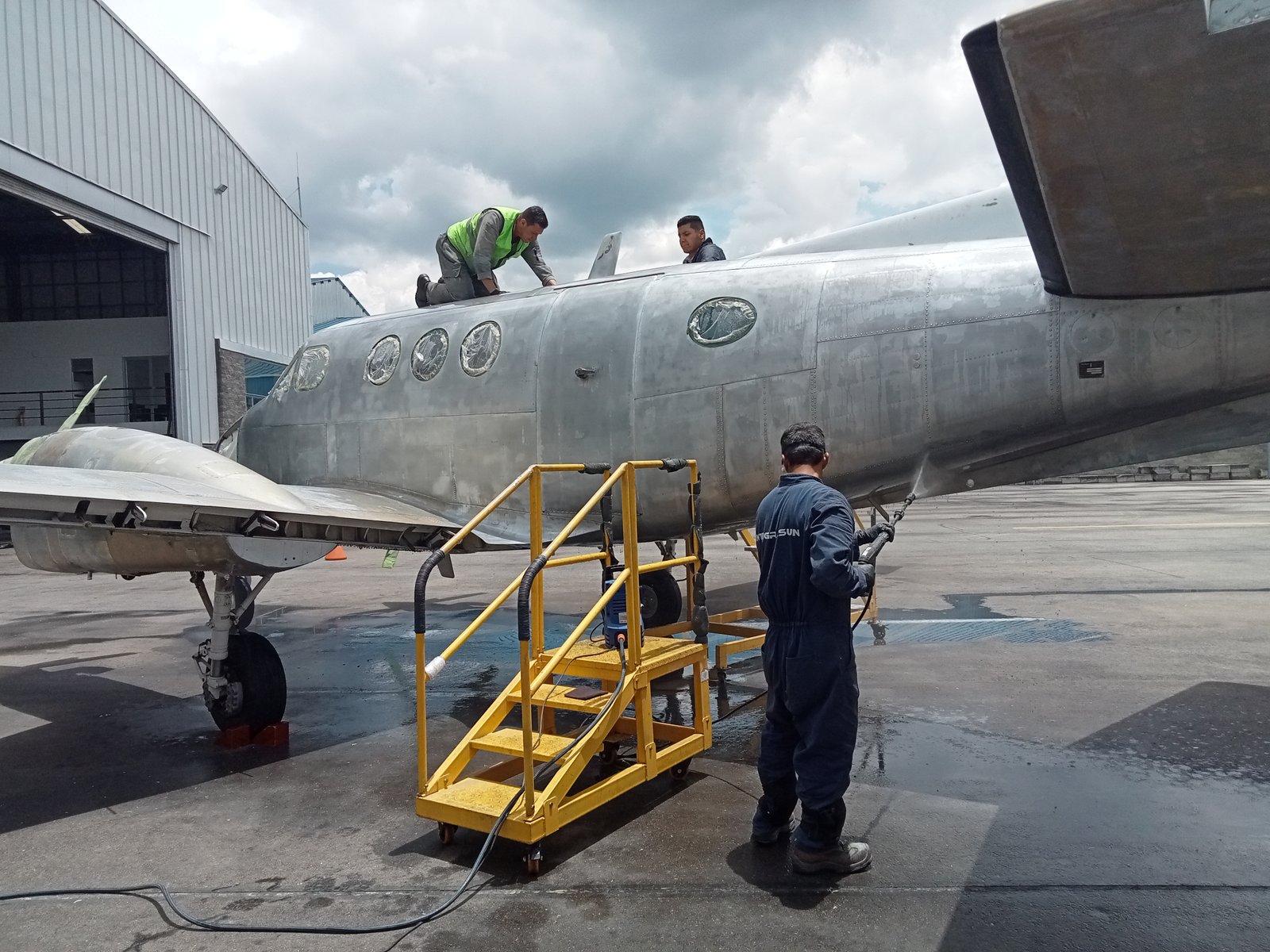 PINTURA KING AIR C-90 — imagen 3